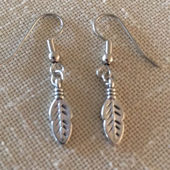 HAND CRAFTED Feather Earrings Silver Brass Gold or Copper Toned - Picture 2 of 11